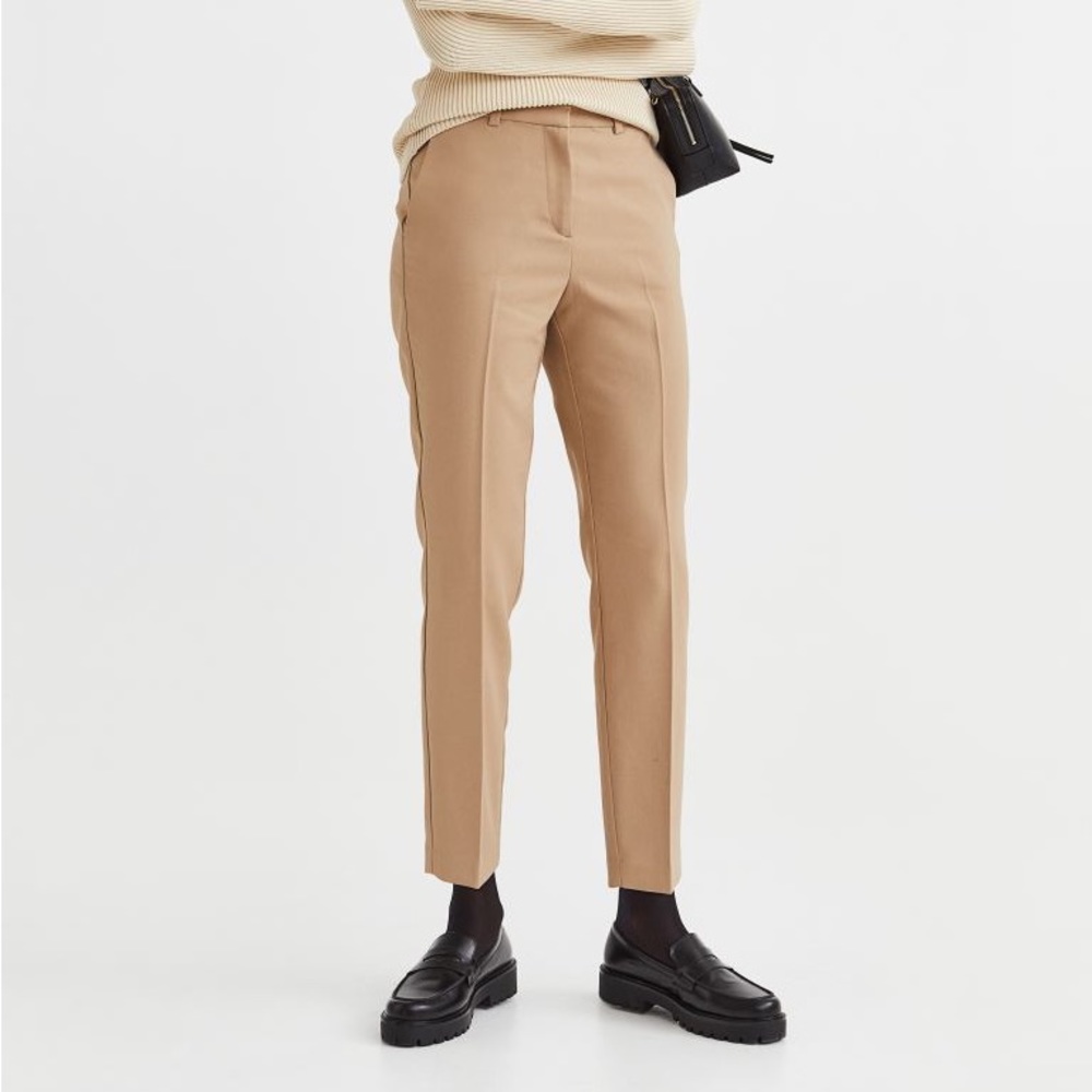 H&M tan cropped slacks
